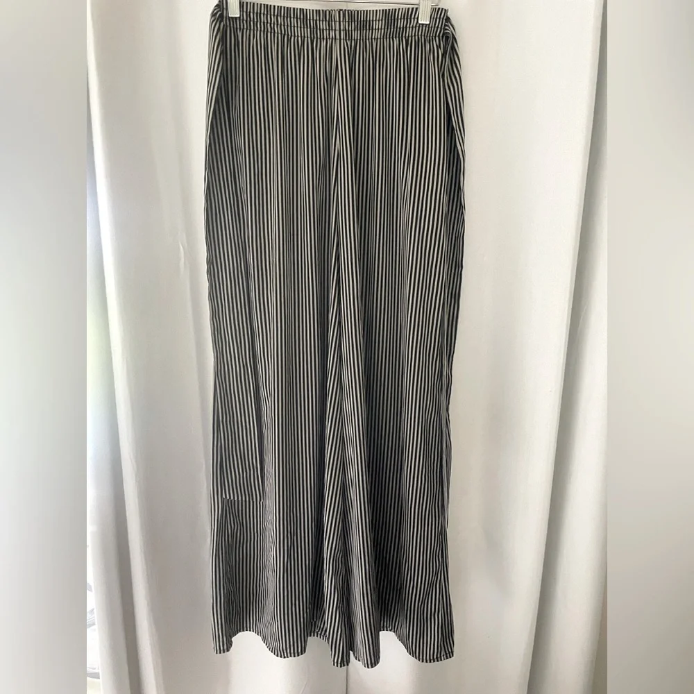Striped Black and White pajama pants MUMU brand size medium - Picture 4 of 6